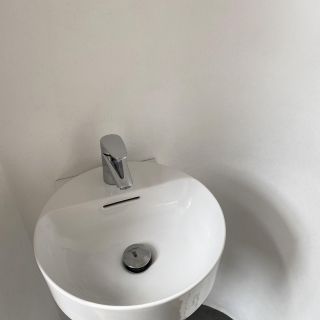 Collarch Toilet Interior